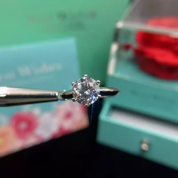 18k White Gold Ring w/ 2.0ct Natural Zircon - Picture 14 of 15